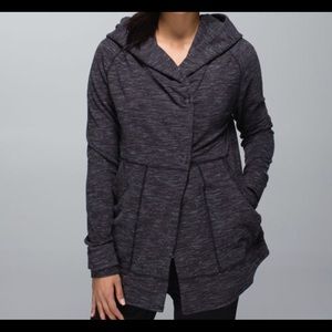 lululemon find your center wrap